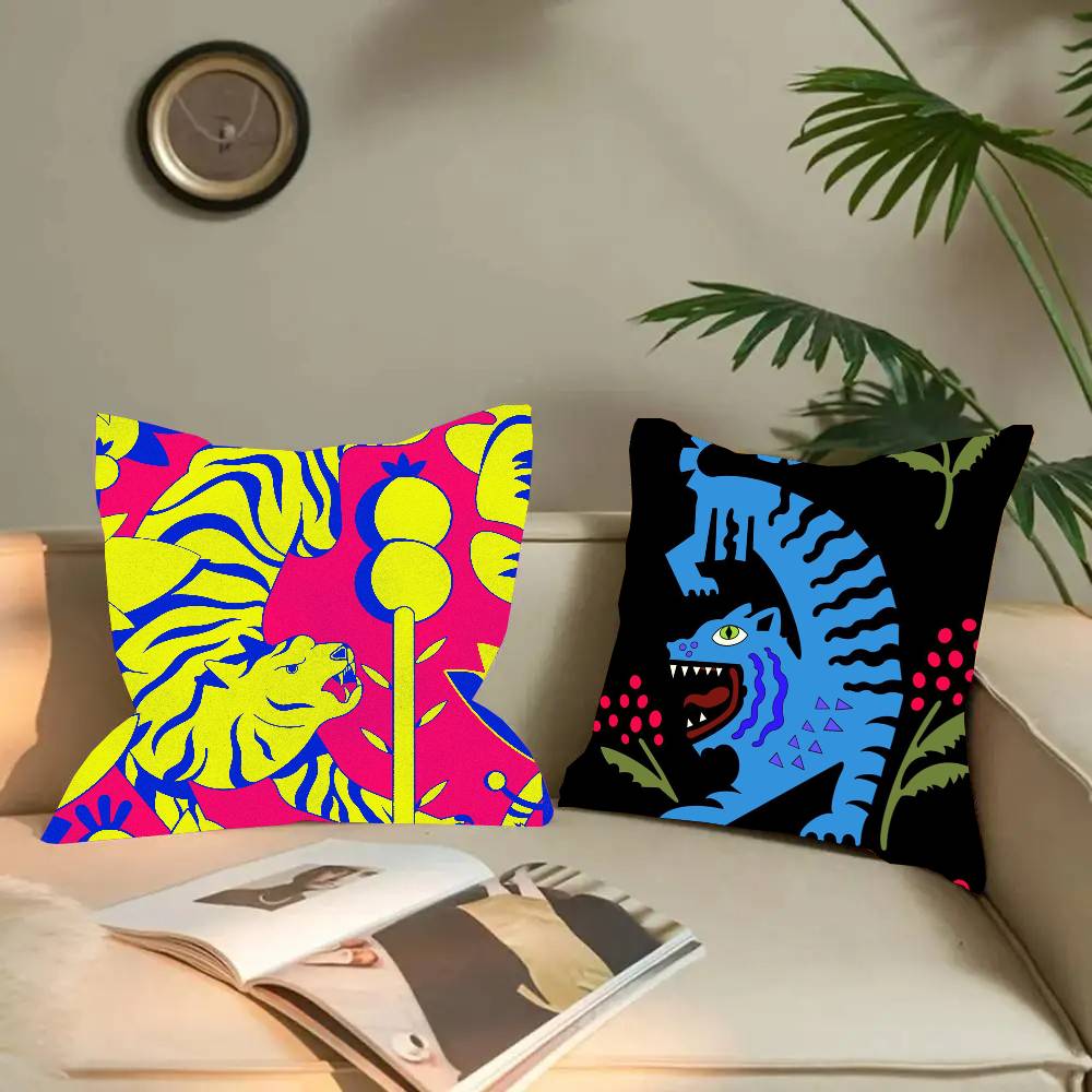 Home Textiles Egypt - غطاء وسادة مربع عصري بتصميم النمر